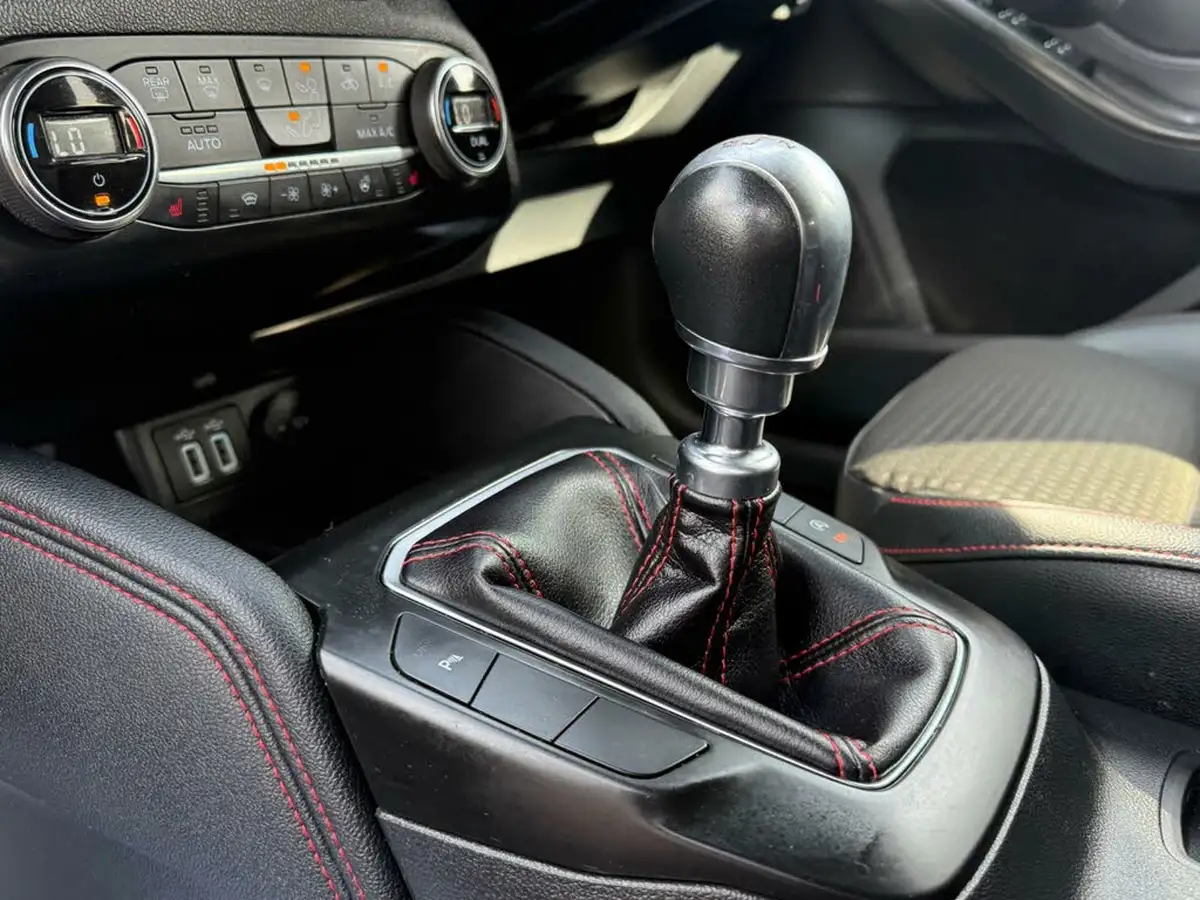 2022-ford-focus-big-24