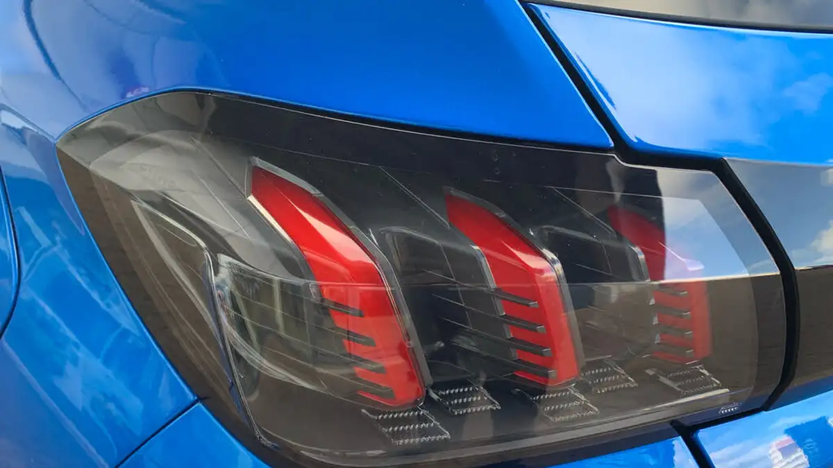 2022-peugeot-208-e-allure-premium-big-53