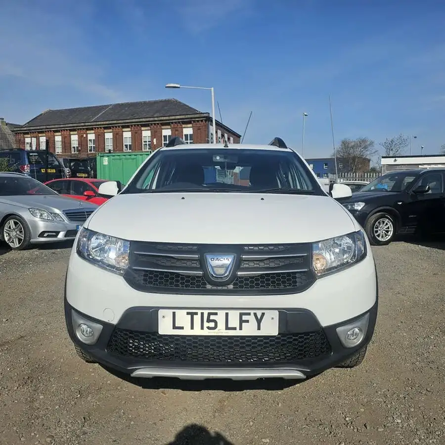 2015-dacia-sandero-stepway-15d-laureate-big-1