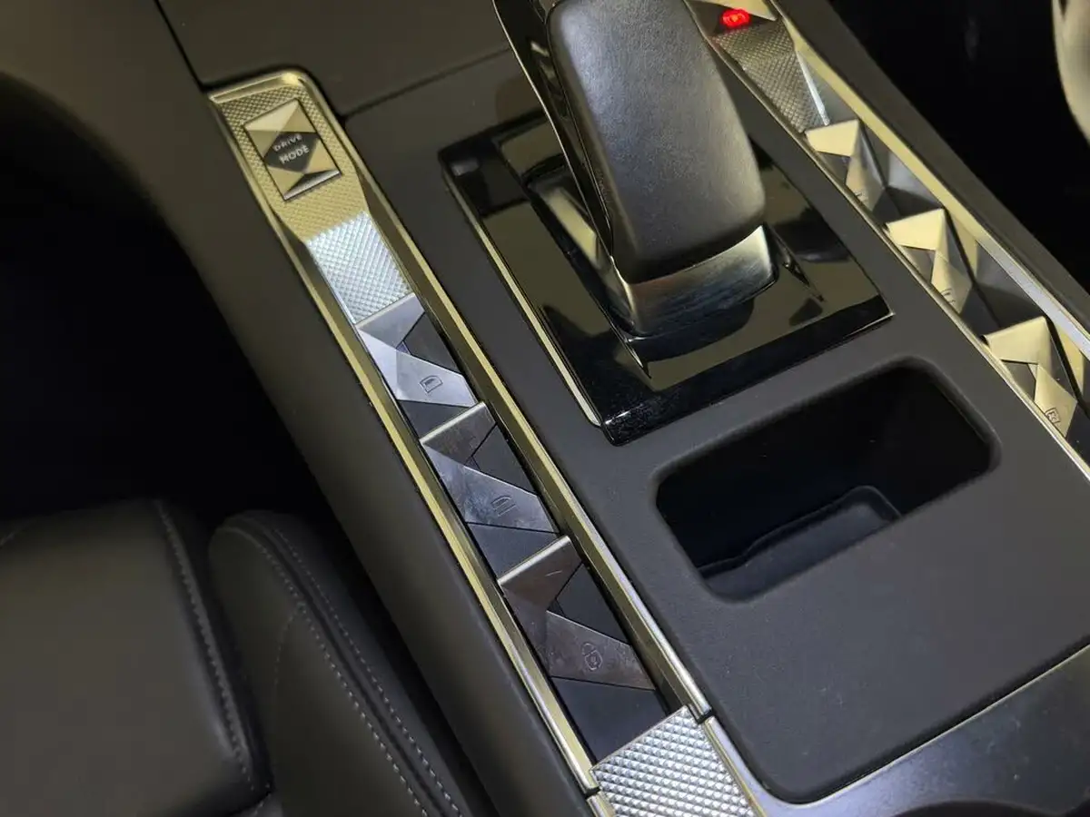2021-ds-ds-7-crossback-e-tense-prestige-300ps-4x4-5d-big-39