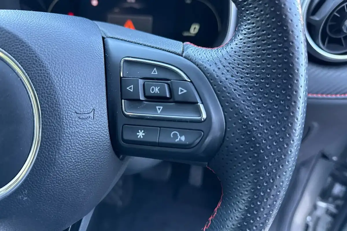 2023-mg-zs-suv-e-trophy-connect-ev-156ps-long-range-big-19