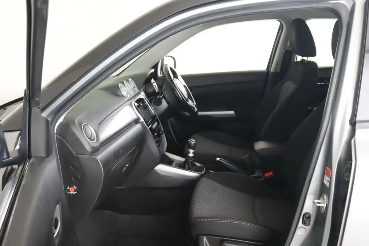 2021-suzuki-vitara-14-boosterjet-sz-t-big-10