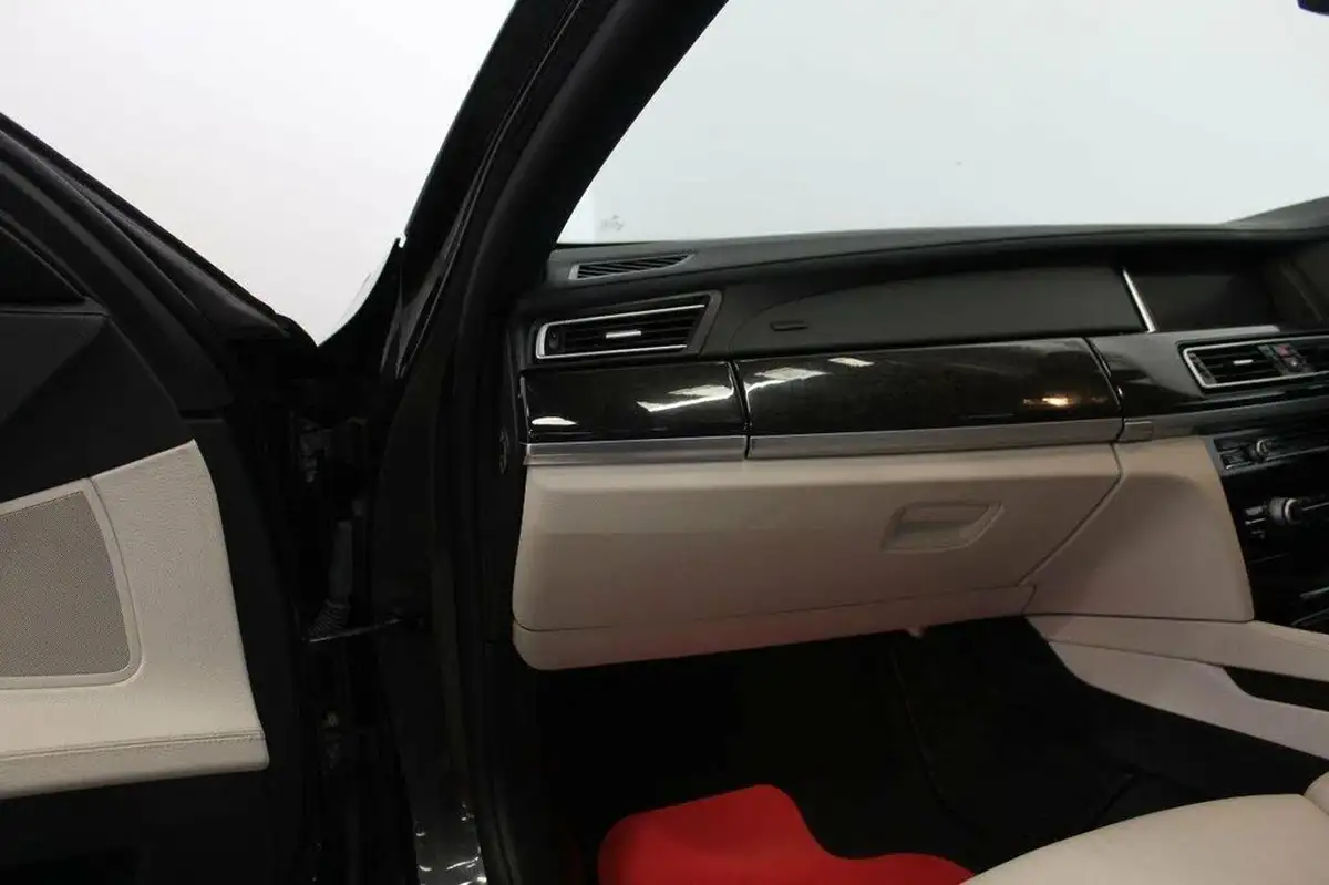 2013-bmw-7-series-30td-730d-m-sport-big-19