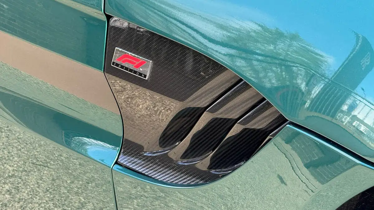 2022-aston-martin-vantage-40-v8-vantage-f1-roadster-big-16