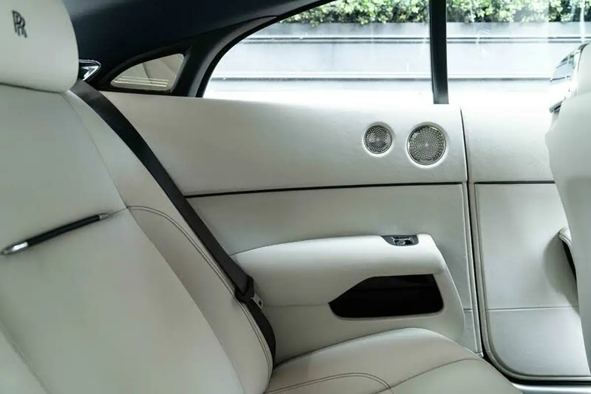 2021-rolls-royce-wraith-66-big-69