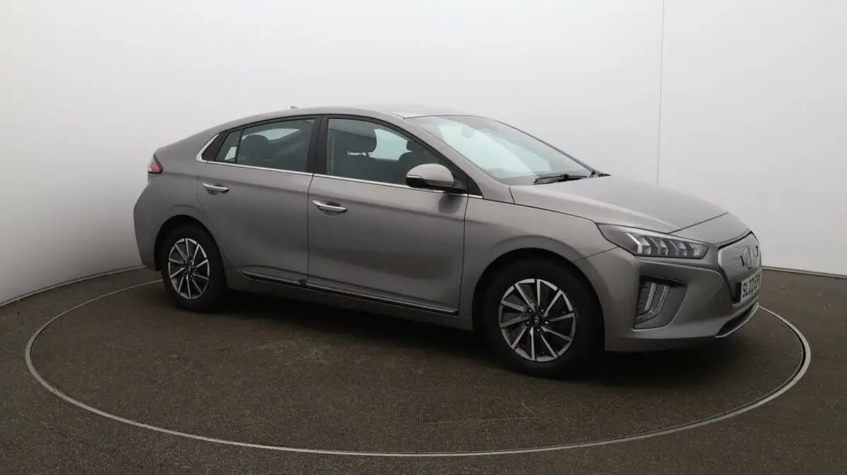 2022-hyundai-ioniq-e-premium-electric-big-36