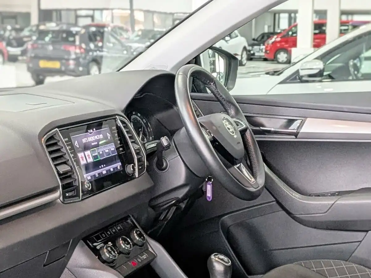 2020-skoda-karoq-10-tsi-se-115ps-big-12