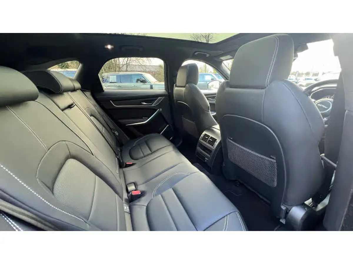 2021-jaguar-f-pace-20-d200-r-dynamic-hse-mhev-big-32
