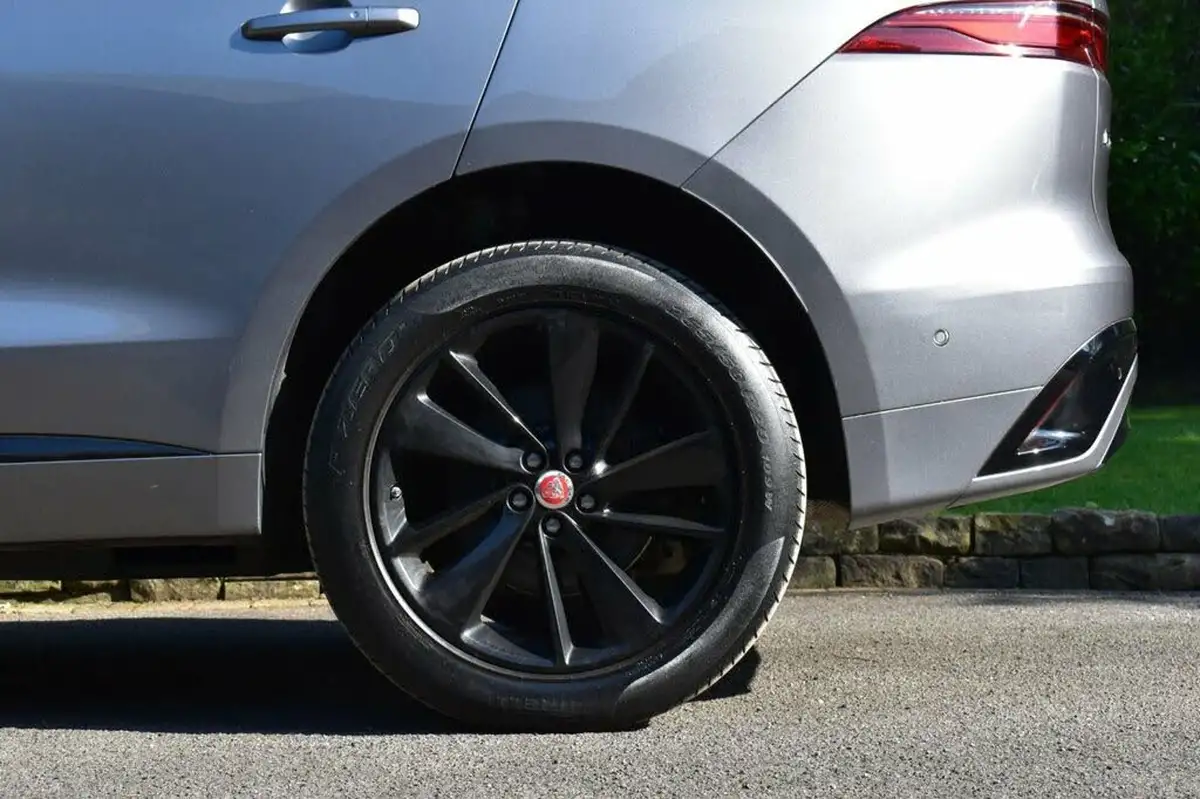 2021-jaguar-f-pace-20-p250-r-dynamic-se-big-30