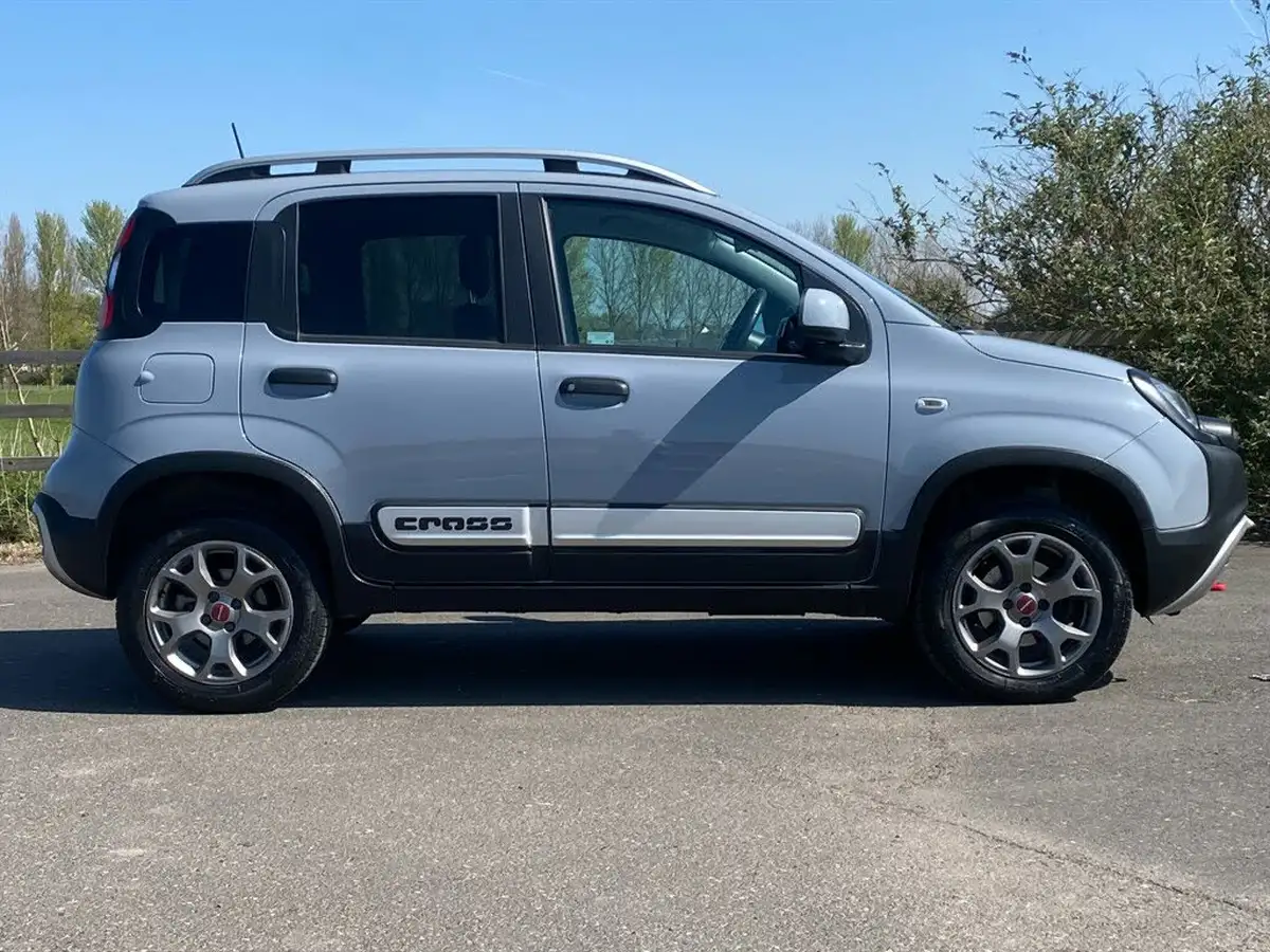 2023-fiat-panda-09-cross-big-15