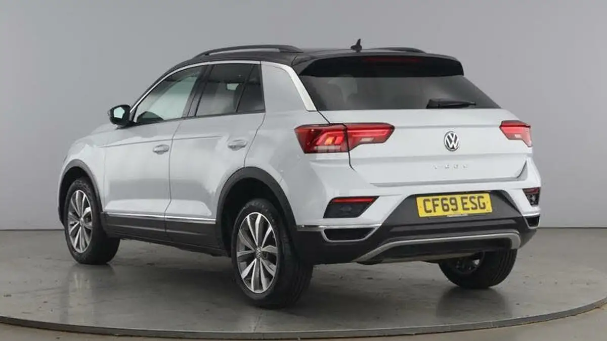 2020-volkswagen-t-roc-10-tsi-design-115ps-hatchback-5d-big-2