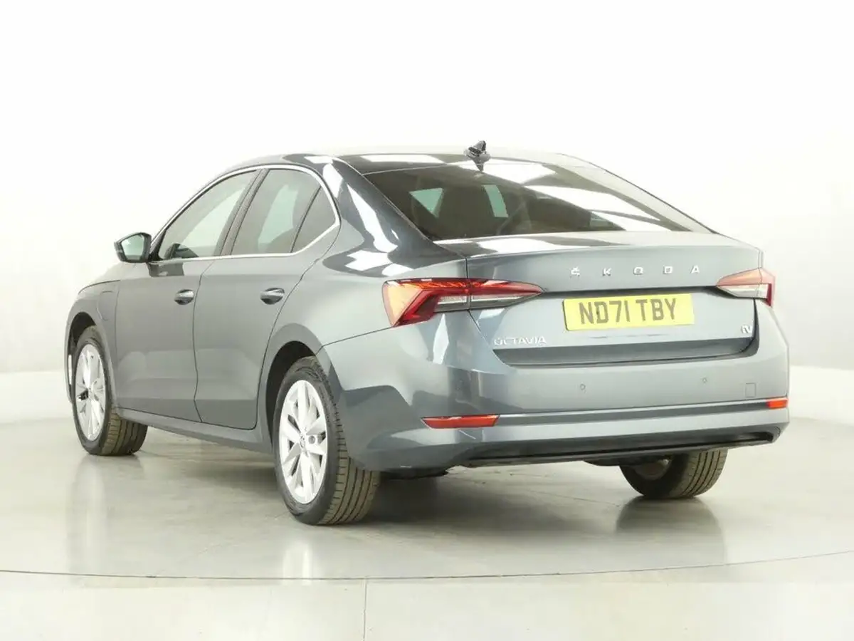 2021-skoda-octavia-big-5