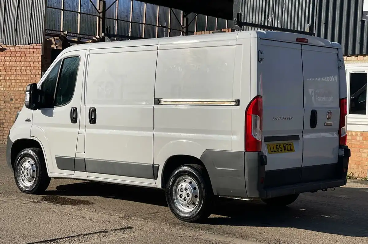 2015-fiat-ducato-23td-35-sh1-130-big-4