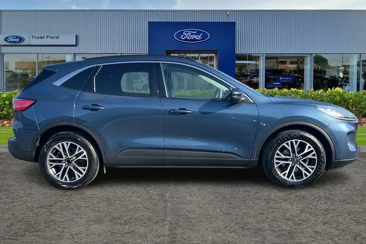 2022-ford-kuga-big-2