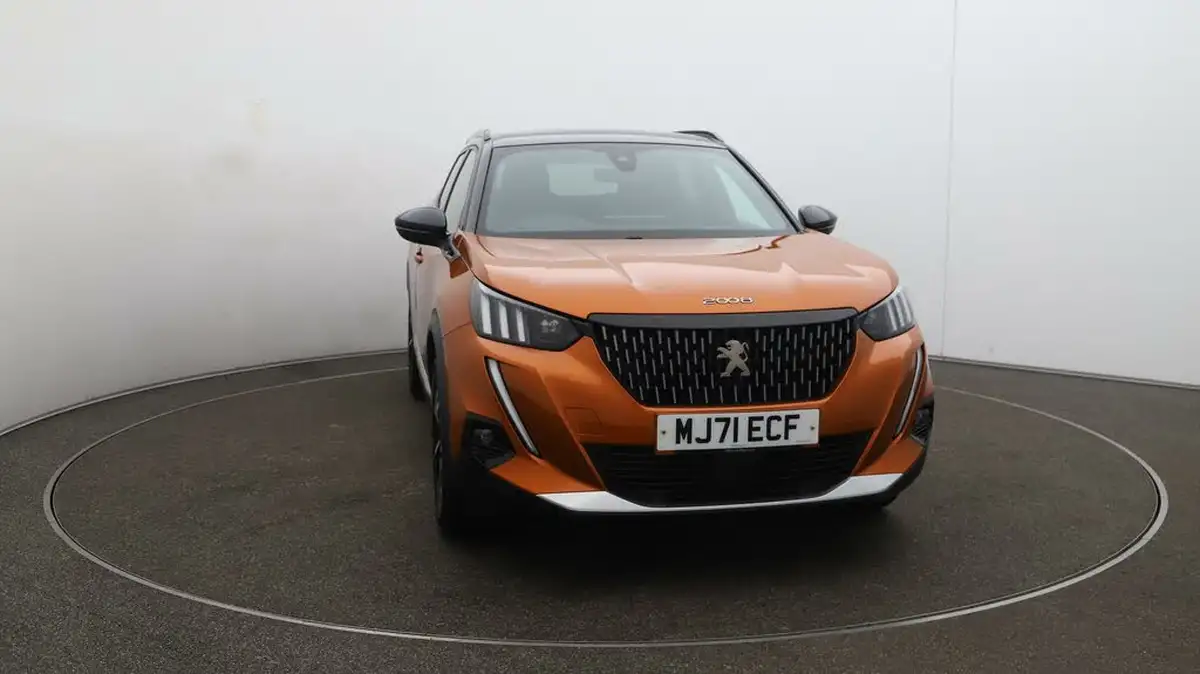 2021-peugeot-2008-suv-12-puretech-gt-big-36