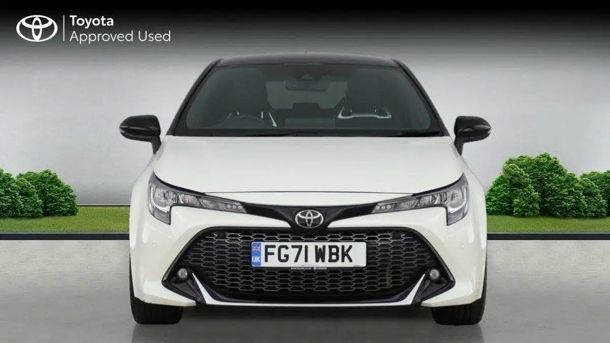 2021-toyota-corolla-18-vvt-i-gr-sport-trk-hatchback-big-1