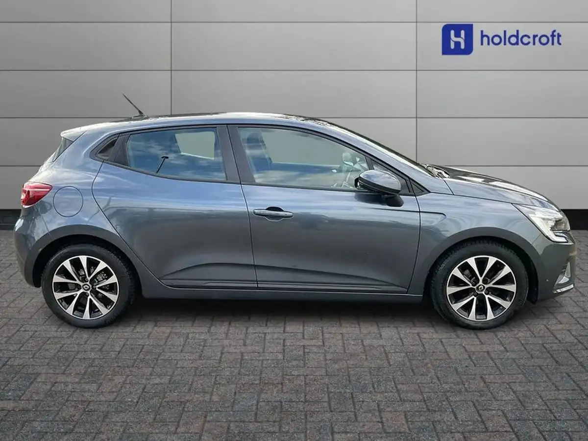 2021-renault-clio-10-tce-iconic-90ps-big-4