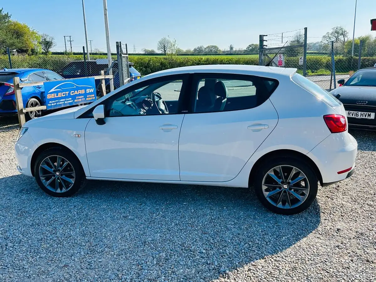 2015-seat-ibiza-12-i-tech-hatchback-5d-big-5
