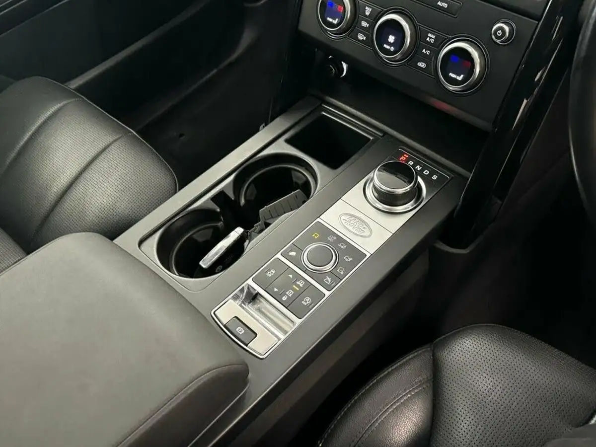 2019-land-rover-discovery-30-sd-v6-anniversary-edition-big-37