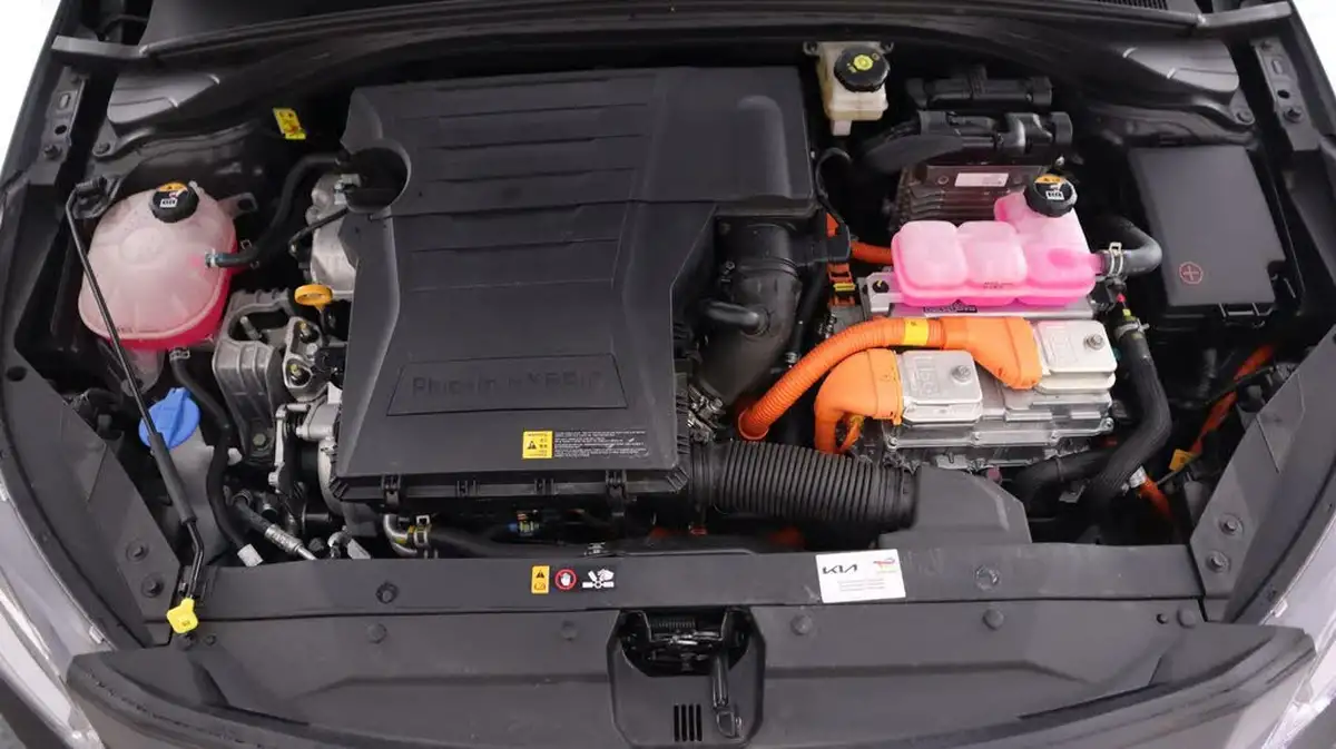2022-kia-xceed-16-gdi-4-big-19