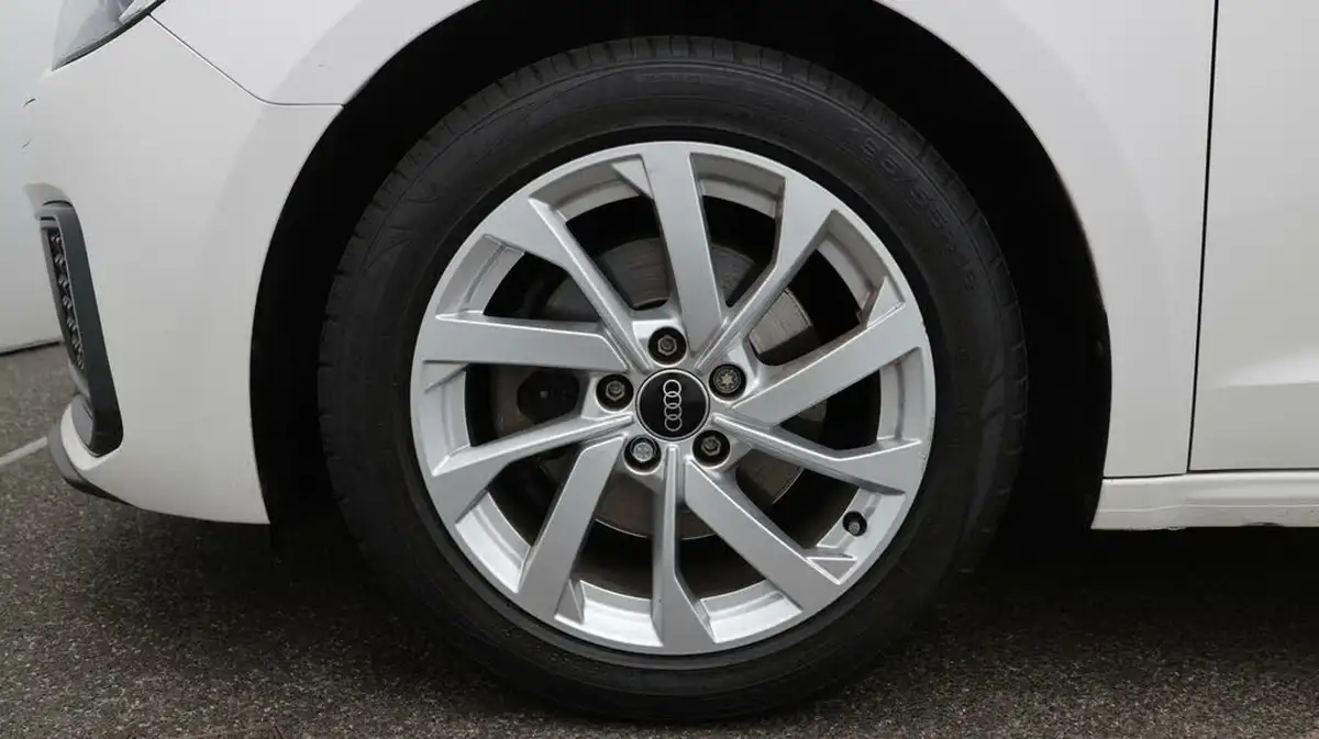 2021-audi-a1-10-30-tfsi-sport-110ps-big-18