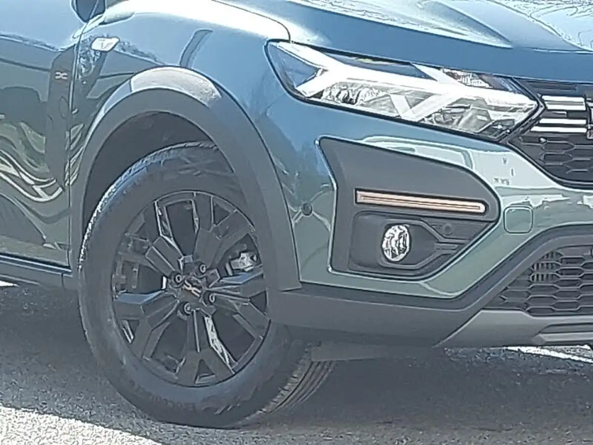 2024-dacia-sandero-stepway-10-tce-extreme-90bhp-big-8