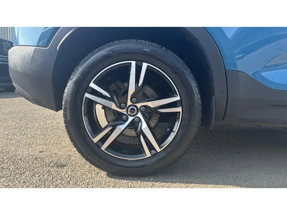 2022-volvo-xc40-20-b3-plus-big-6
