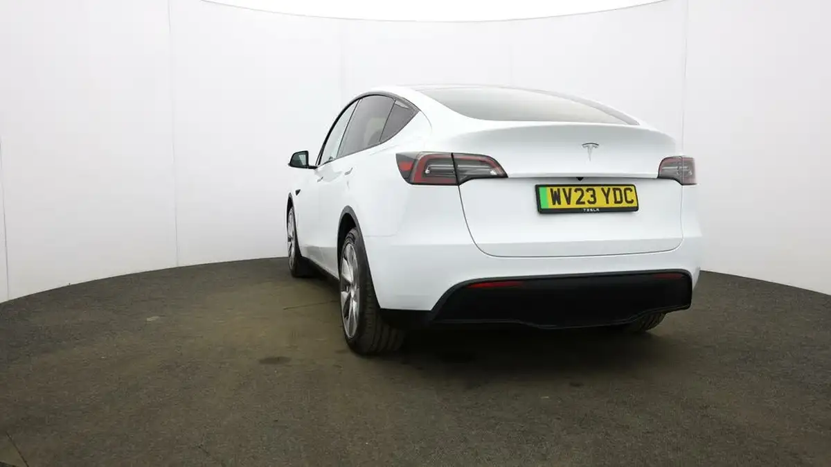 2023-tesla-model-y-e-rwd-big-55