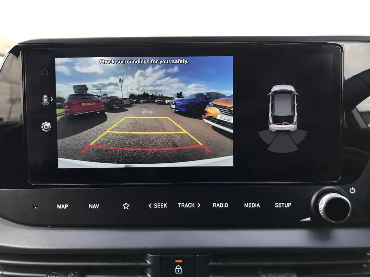 2022-hyundai-i20-10-t-gdi-premium-dct-big-20
