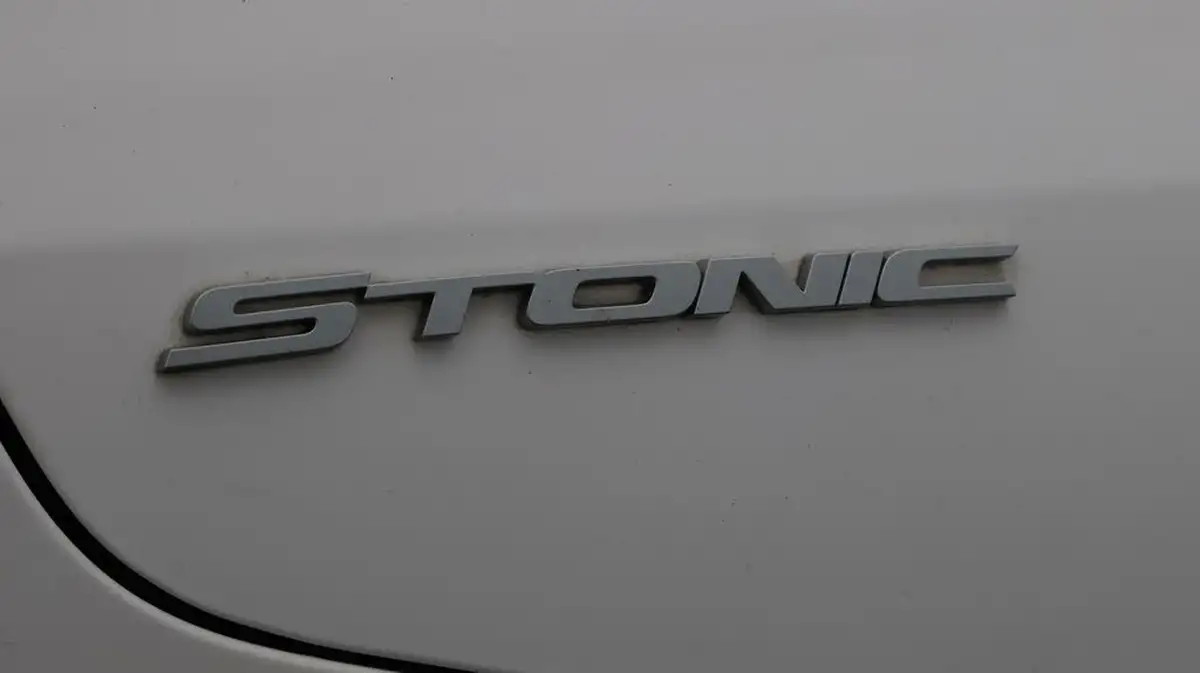 2022-kia-stonic-10-t-gdi-2-big-20