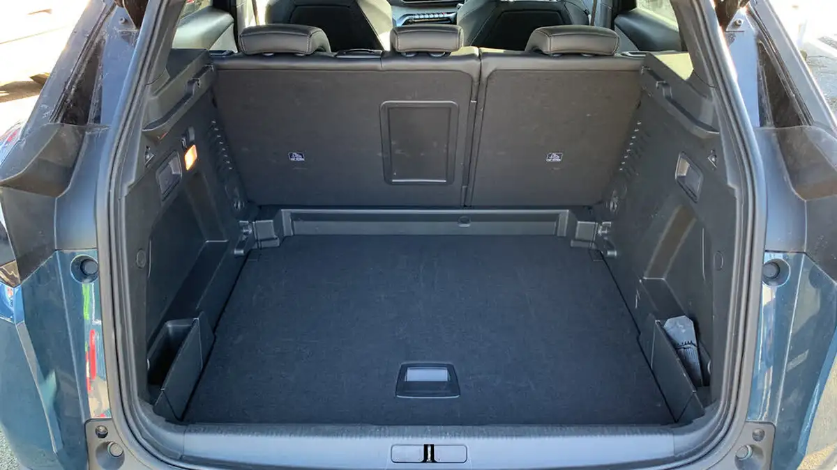 2024-peugeot-3008-suv-12-puretech-gt-136ps-hybrid-e-dsc6-big-18