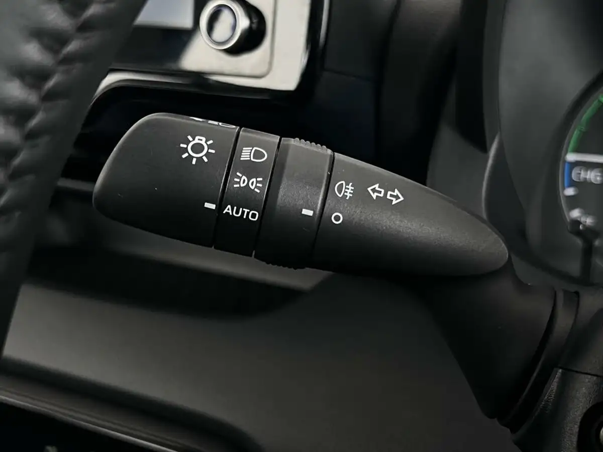 2021-toyota-yaris-15-vvt-i-icon-114bhp-hybrid-1490cc-e-cvt-big-18