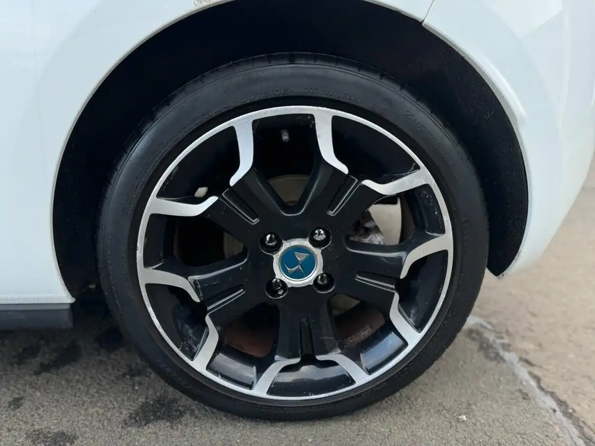 2015-citroen-ds3-12-dstyle-plus-big-20