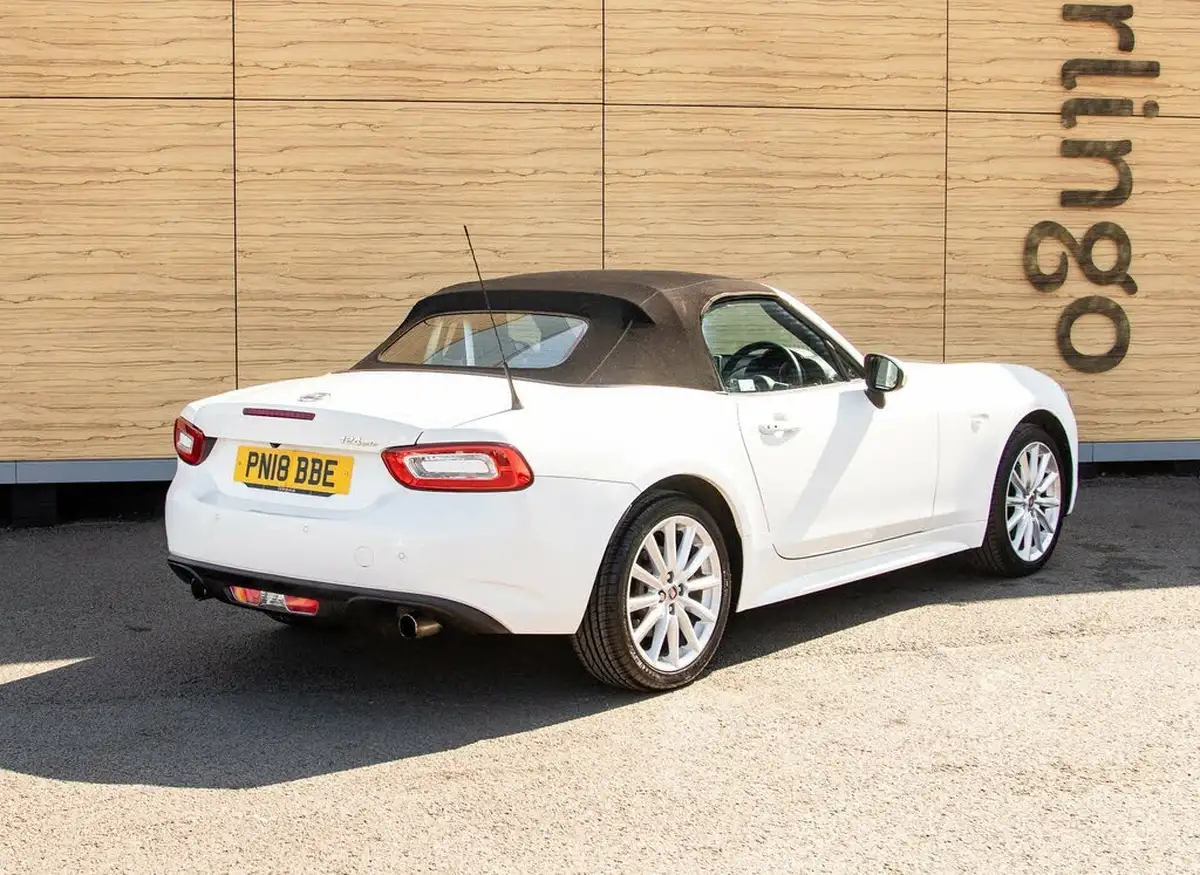 2018-fiat-124-14-multiair-124-spider-lusso-big-2