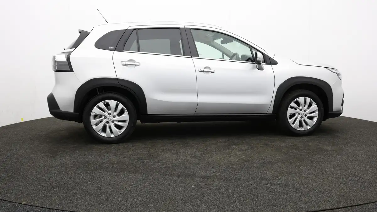 2023-suzuki-s-cross-15-motion-big-29