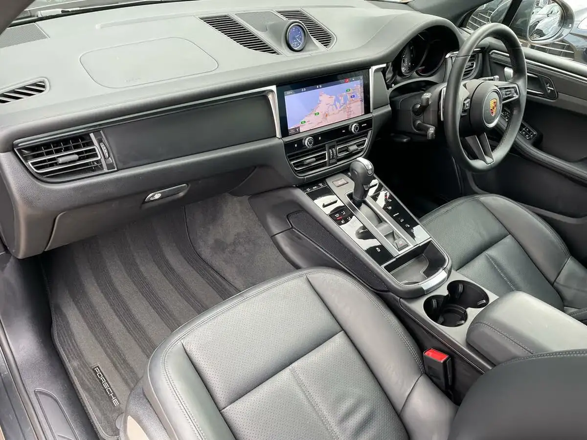 2022-porsche-macan-20-big-29
