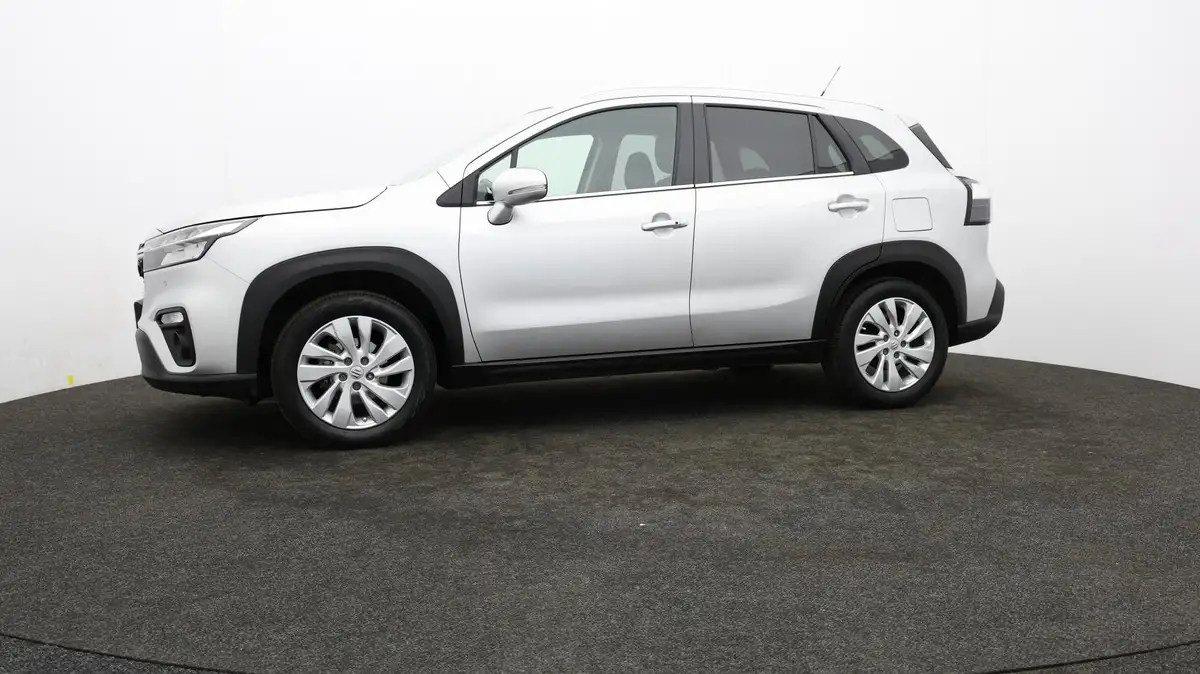 2023-suzuki-s-cross-15-motion-big-57