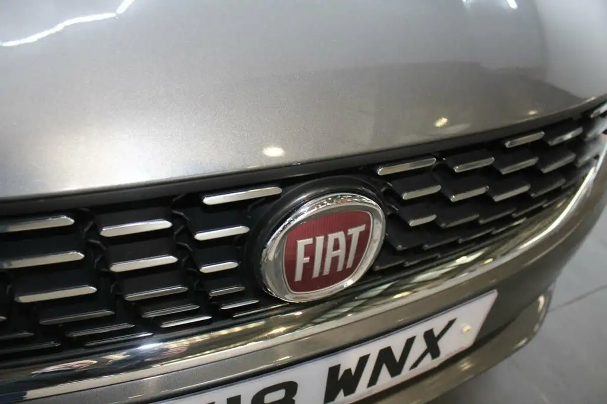 2018-fiat-tipo-16multijet-ii-lounge-hatchback-big-7
