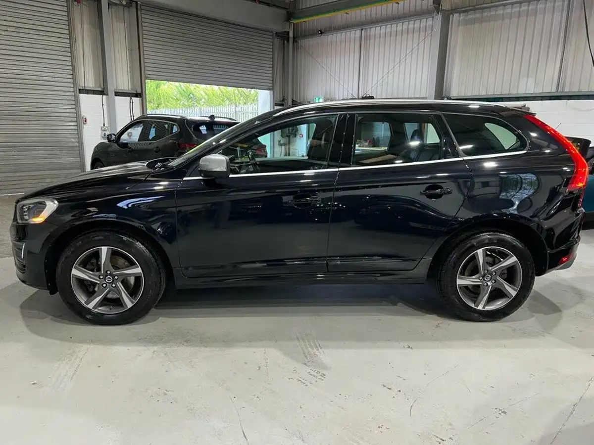 2014-volvo-xc60-24td-d5-r-design-lux-215bhp-geartronic-big-5
