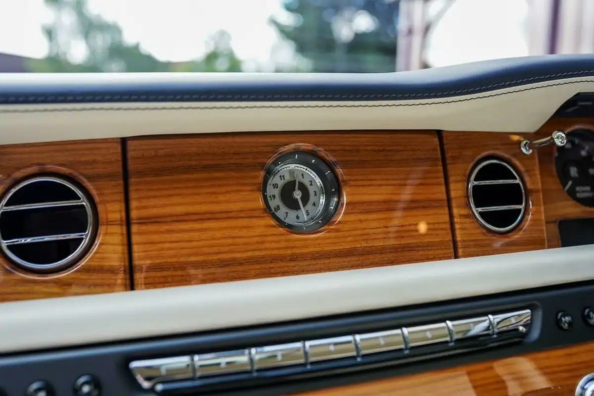 2015-rolls-royce-phantom-big-11