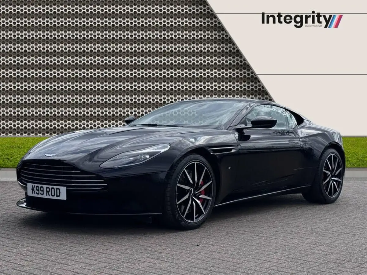 2017-aston-martin-db11-52-v12-launch-edition-big-6