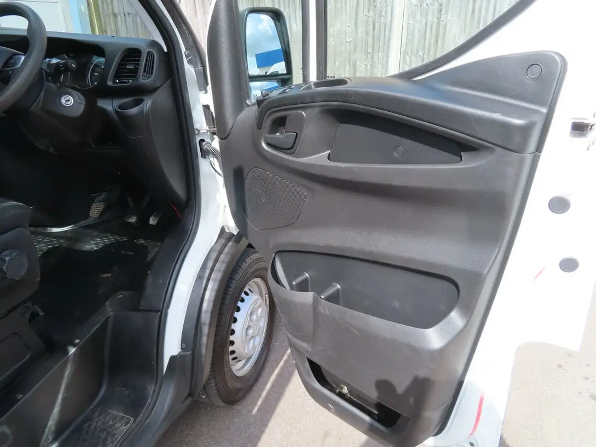 2021-iveco-daily-s-class-23td-35s14-business-3450mm-136pseu6dt-3450-big-18
