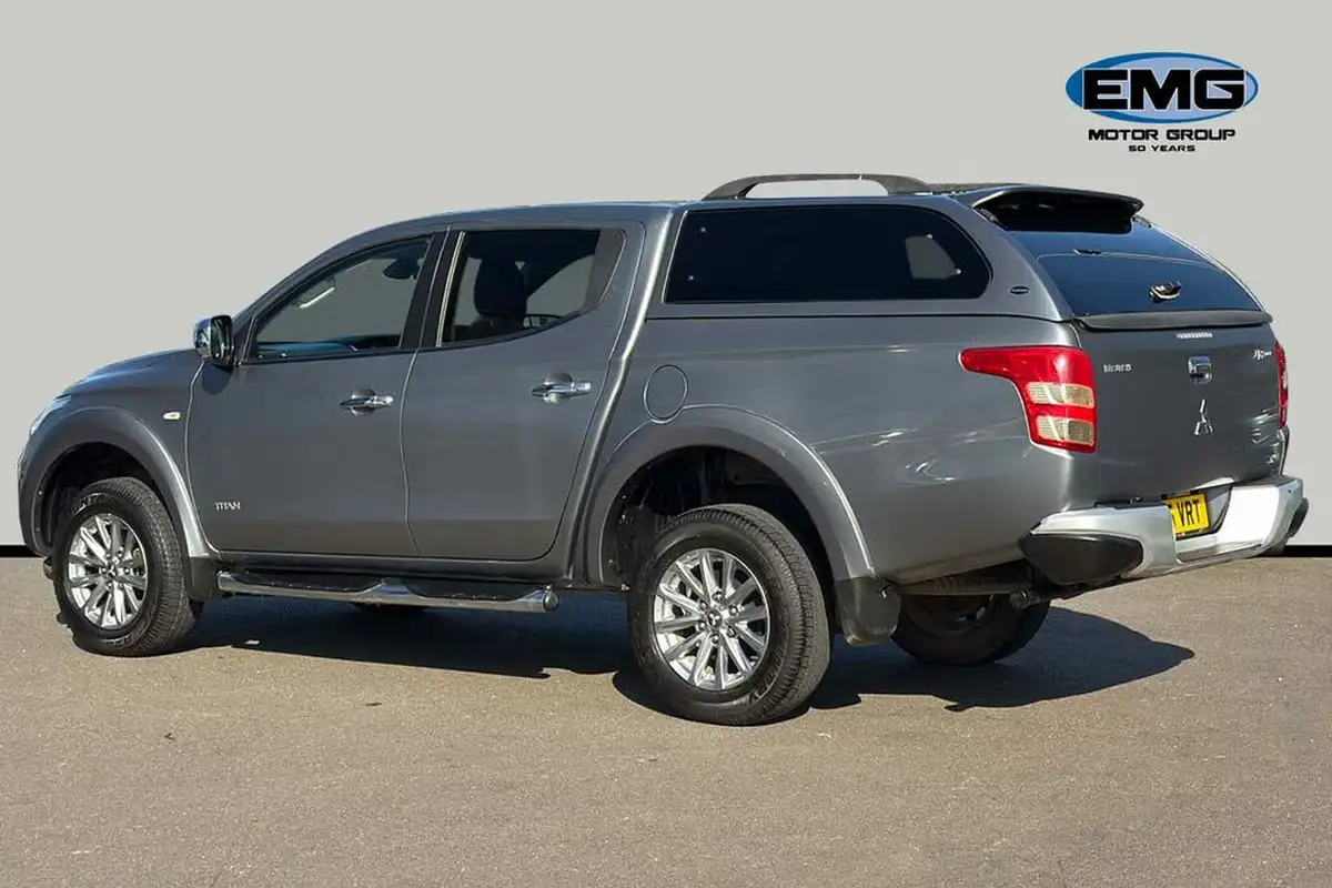 2015-mitsubishi-l200-24di-d-titan-big-3