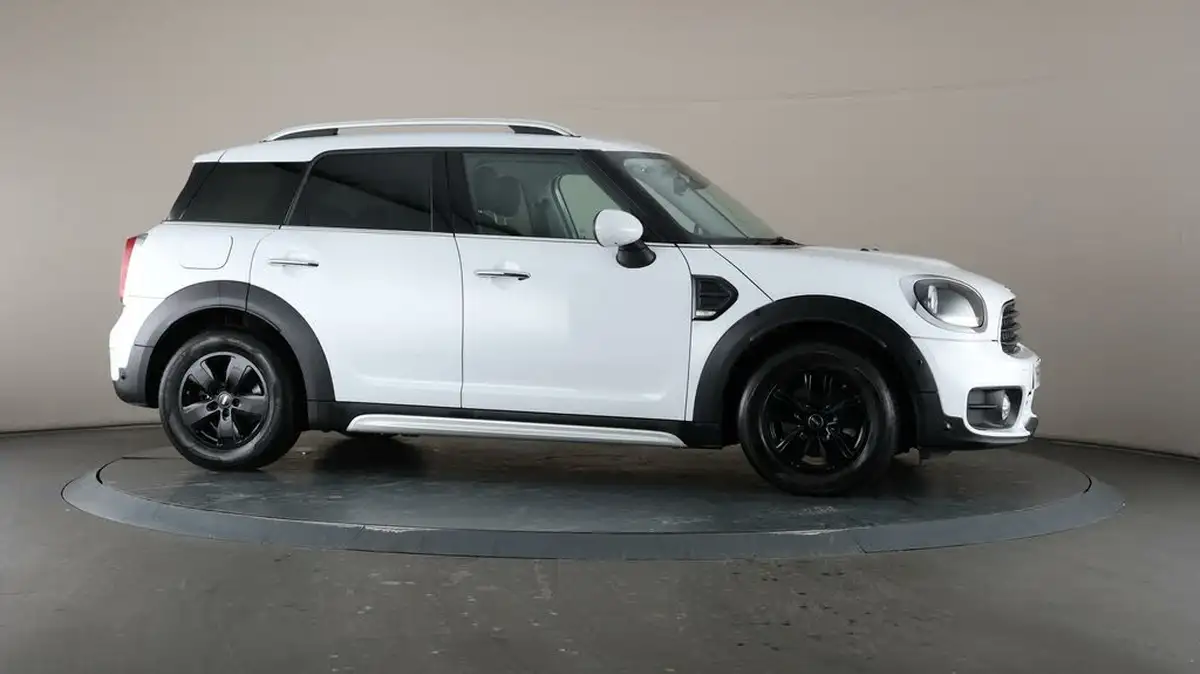 2019-mini-countryman-20td-cooper-d-classic-auto-big-52