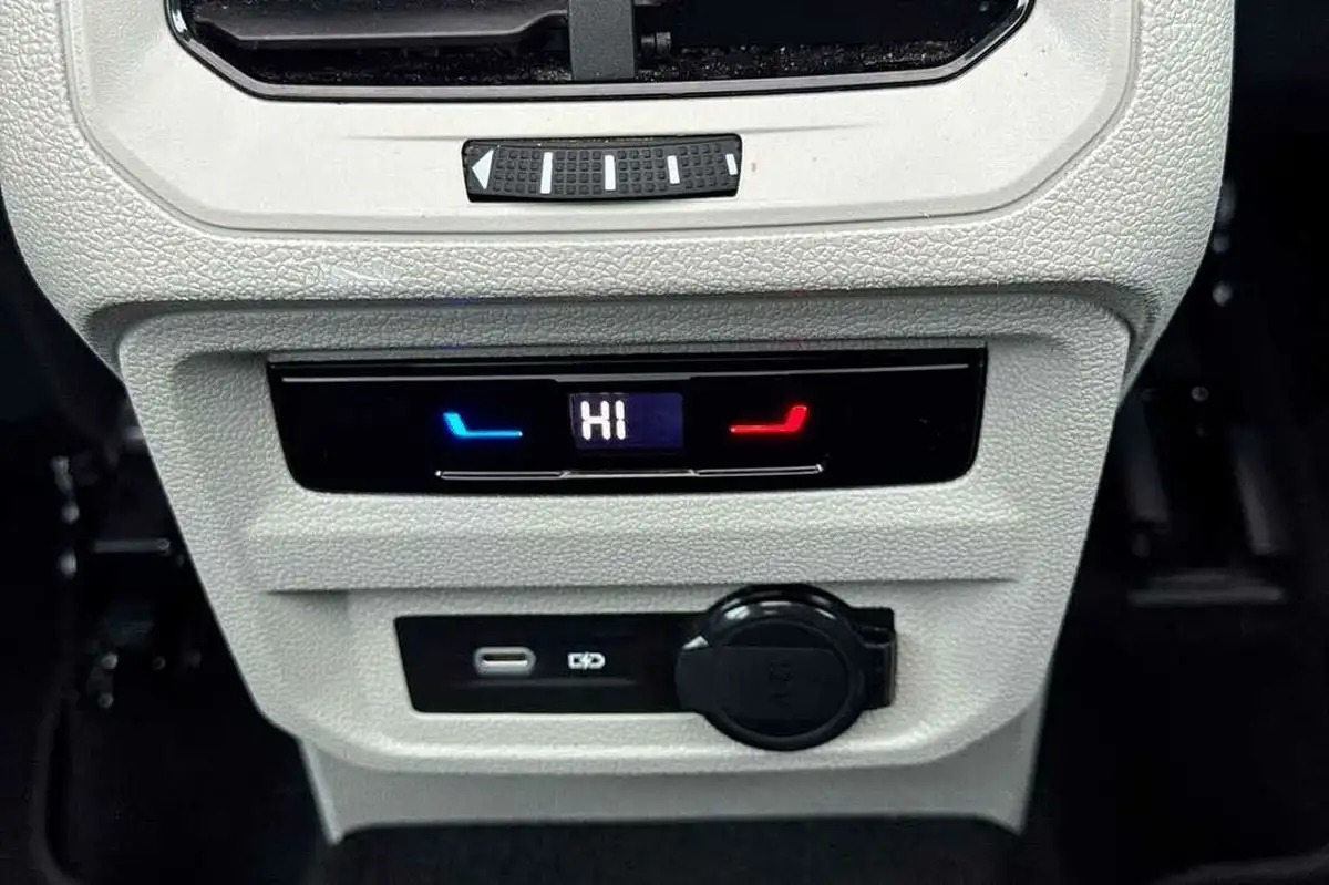 2022-volkswagen-tiguan-15-tsi-elegance-big-28