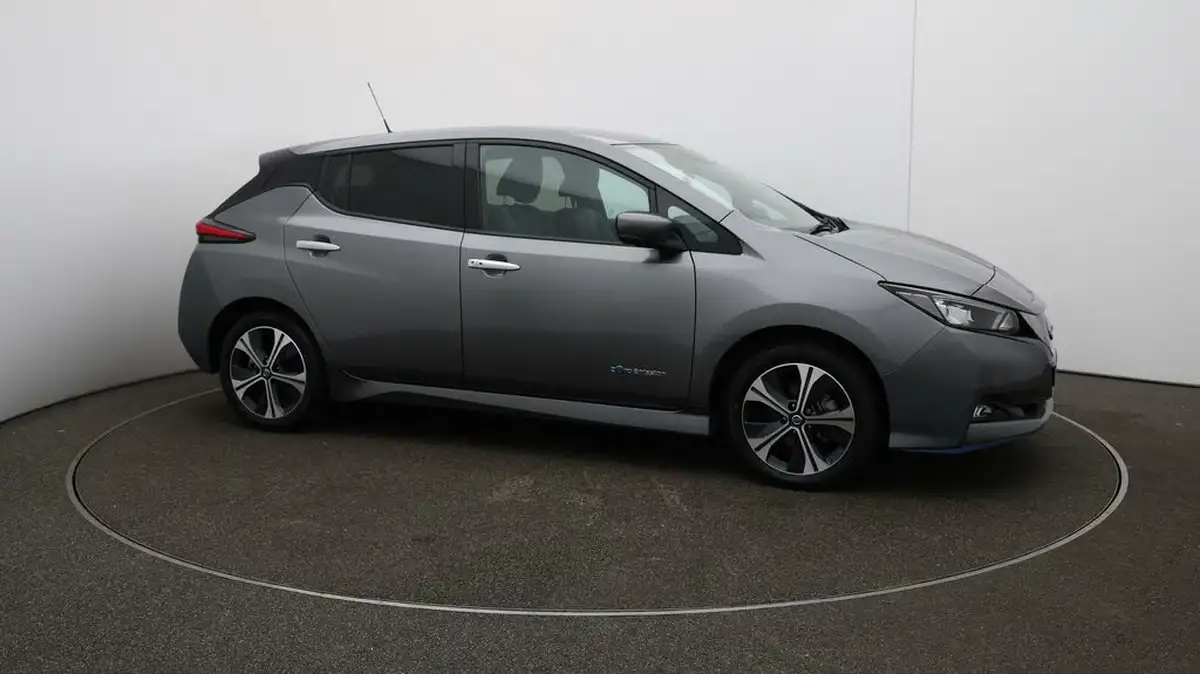 2021-nissan-leaf-e-e-tekna-big-38