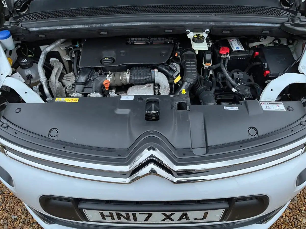 2017-citroen-c4-picasso-16bluehdi-feel-big-9