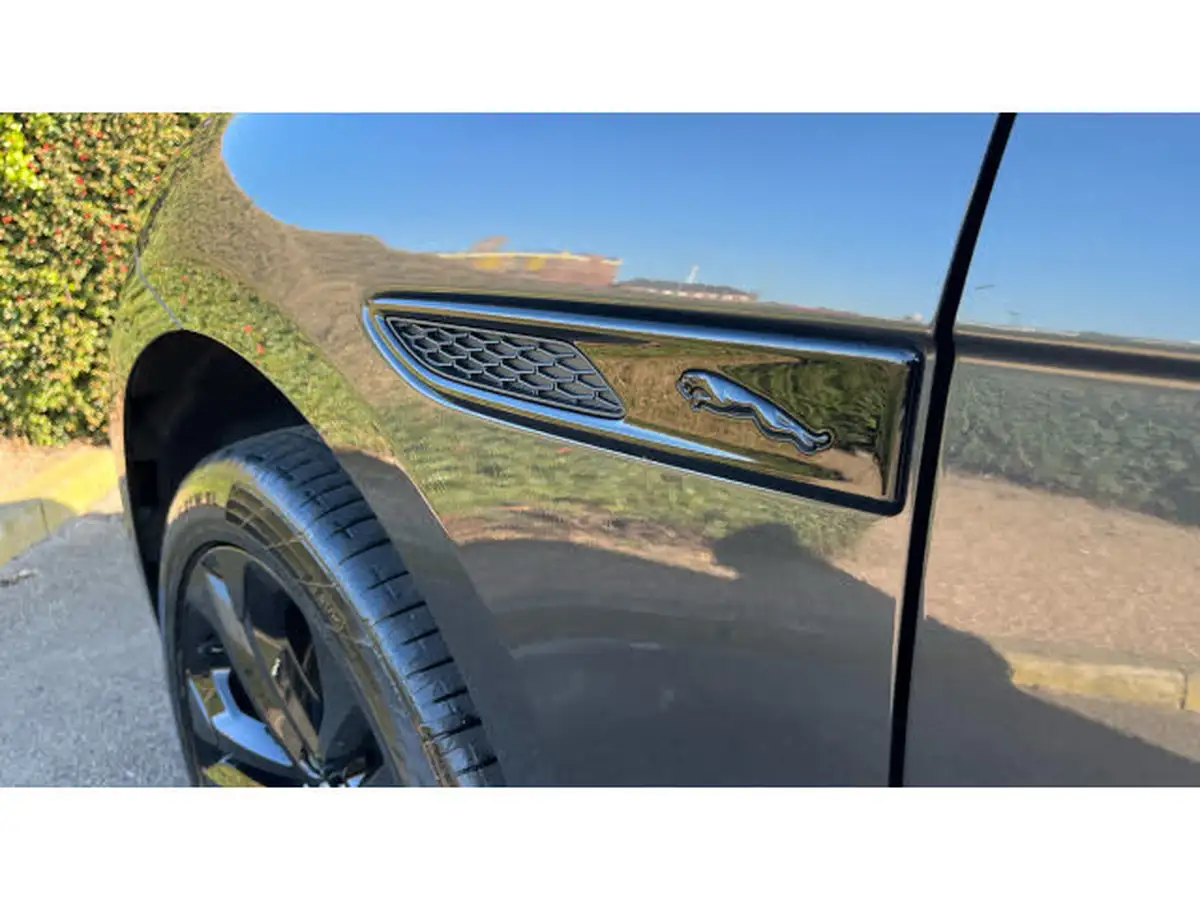 2024-jaguar-f-pace-20-d200-r-dynamic-hse-black-big-19
