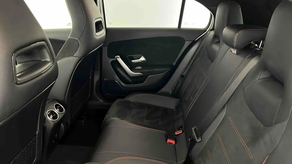 2021-mercedes-benz-a-class-13-a250e-amg-line-executive-hatchback-5d-big-17