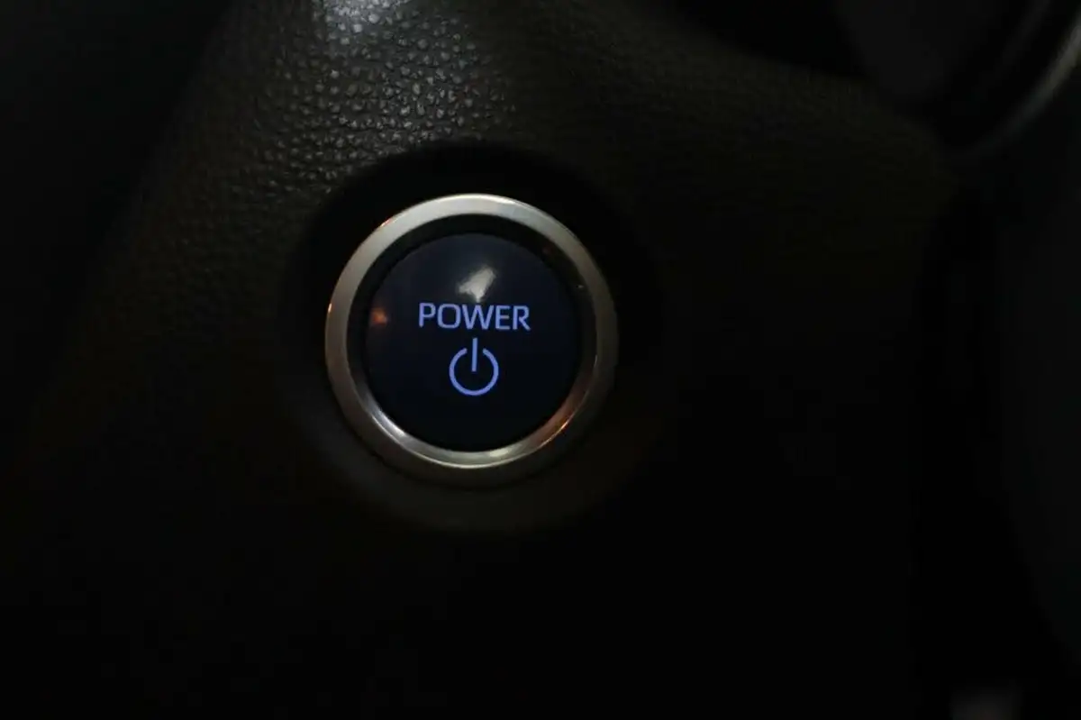 2021-toyota-corolla-18-vvt-i-design-trk-touring-sports-5d-big-21